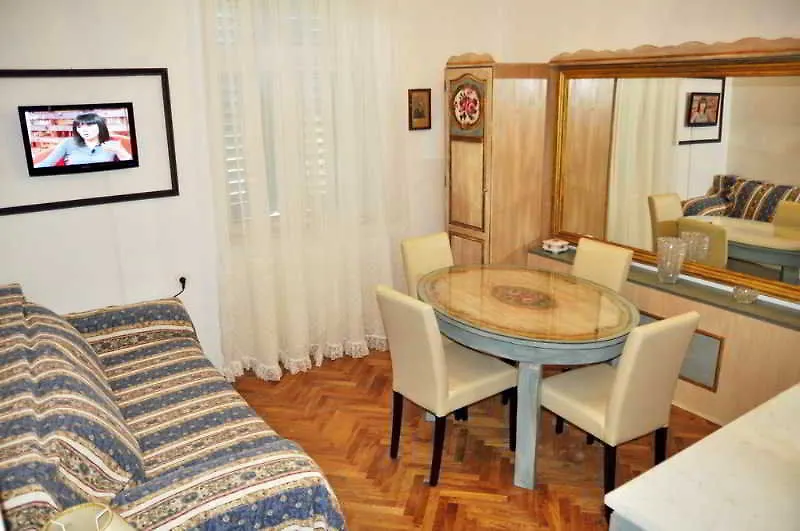 Dario Hotel Split 3*,